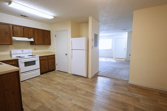 Building Photo - 641 Virginia Oak Ct