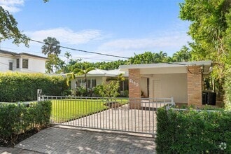 Building Photo - 6140 Pine Tree Dr