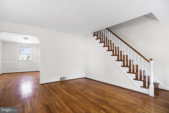 Building Photo - 253 Childs Ave