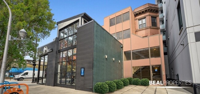 Building Photo - 558 W Wellington Ave