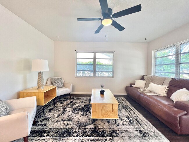 Foto del edificio - 704 20th Ave W