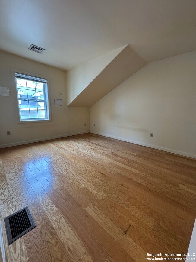 Foto del edificio - 34 Raymond St