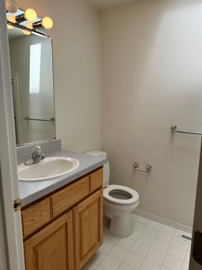 Foto del edificio - 1642 Diamond Peak Ct NW