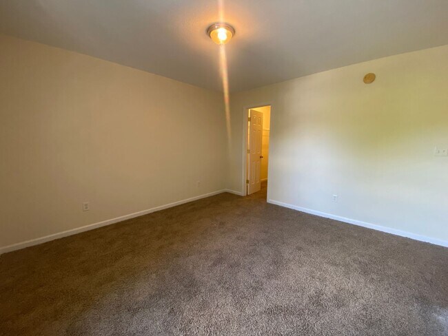 Foto del edificio - Available June 11, 2024!