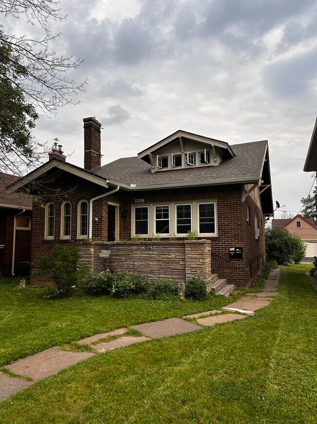 Foto del edificio - 4612 W 5th St