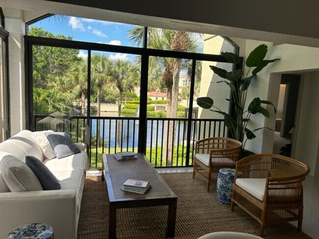 Foto del edificio - **CALAIS OF PELICAN BAY**3 BEDS/2BATHS COA...