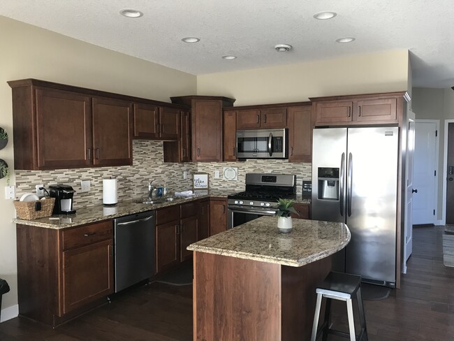 Kitchen - 1550 Raven Dr