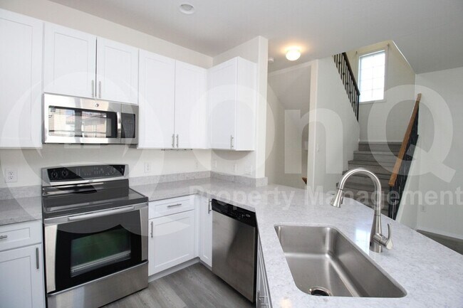 Building Photo - 1309 S Sabino Dr