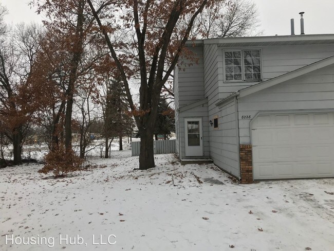 Building Photo - 8230-8230 Pleasant View Dr