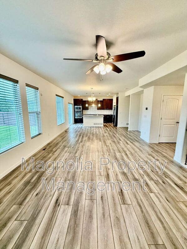 Building Photo - 3333 Bright Moon Dr