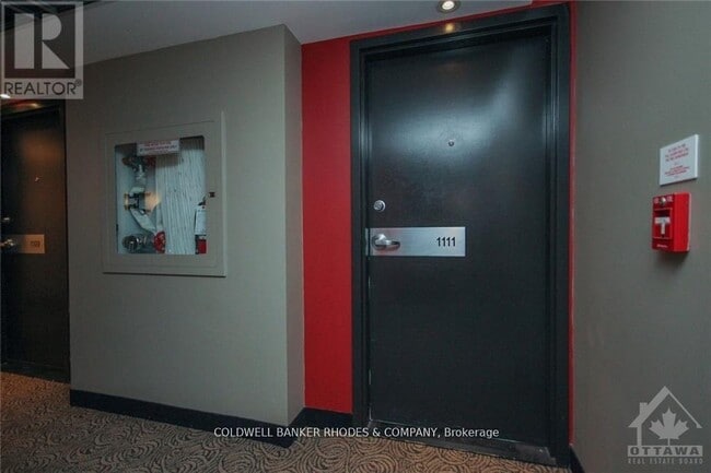 Building Photo - 138 Somerset St W
