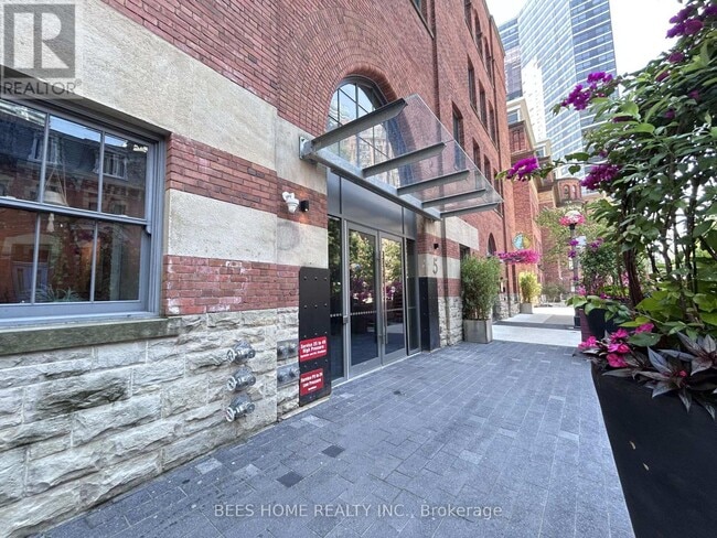 Building Photo - 5 St Joseph St