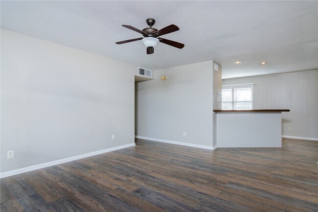 Foto del edificio - 1208 NE 3rd St