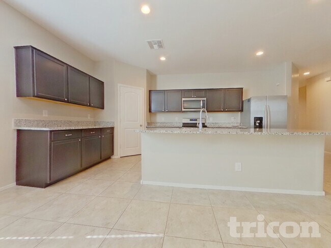 Foto del edificio - 31026 W Earll Dr