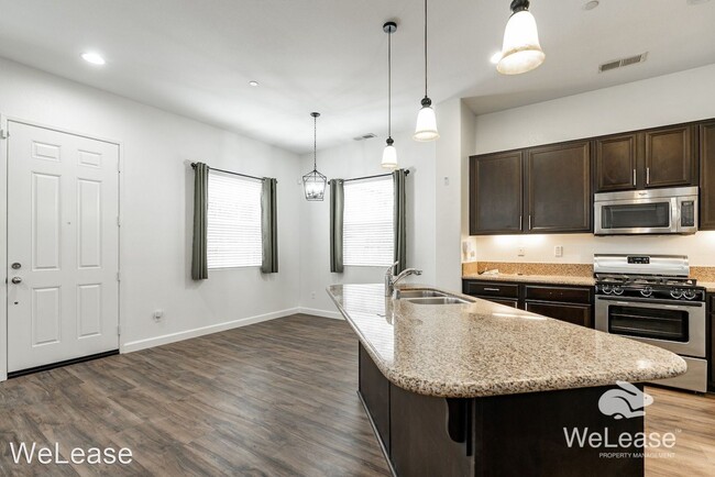 Building Photo - 3 br, 2.5 bath House - 1588 Corte Seville #1