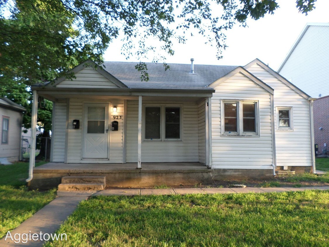 Primary Photo - 923 Bluemont Ave