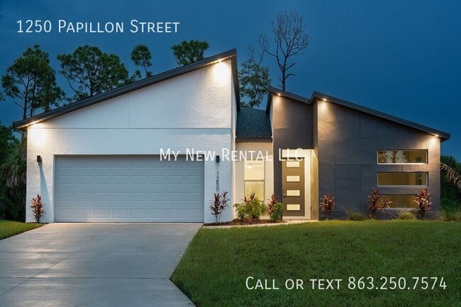Building Photo - 1250 Papillon St