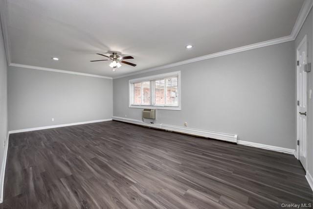 Foto del edificio - 58 Horseblock Rd