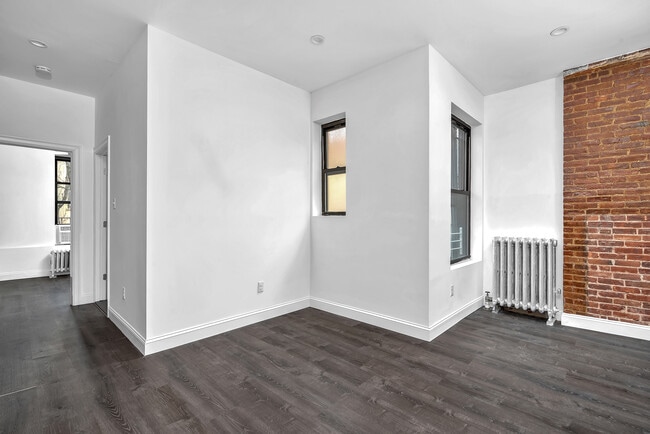 Building Photo - 533 W 144th St