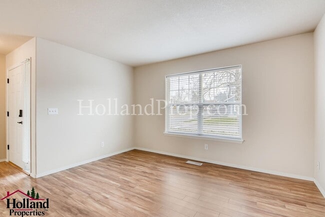 Building Photo - Charming 3-Bedroom Single-Family Home with...