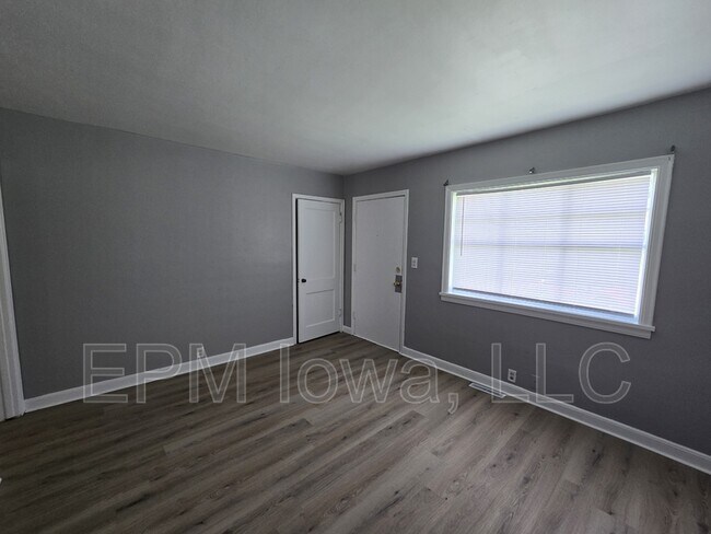 Foto del edificio - 602 Logan Ave