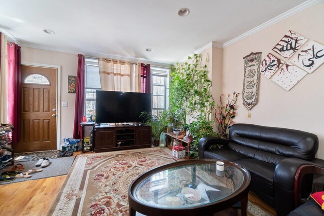 Foto del edificio - 621 E 39th St