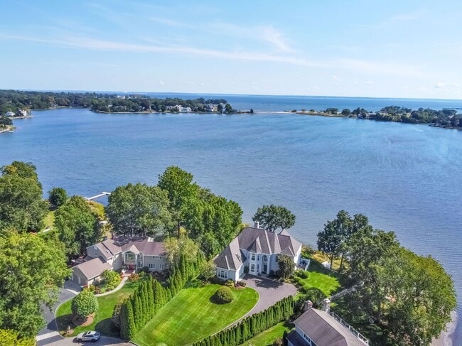 Building Photo - 19 Weeds Landing