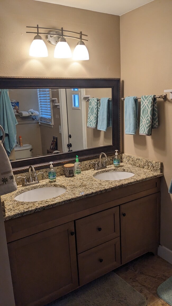Foto del edificio - 3718 Powers Ridge Ct