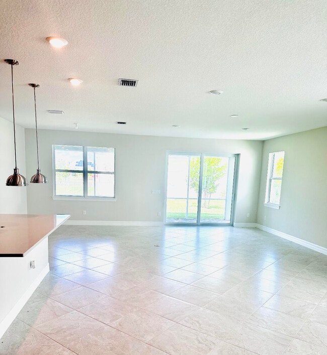 Foto del edificio - 5313 Blue Reed Ln.