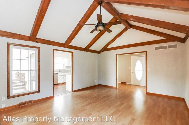 Foto del edificio - 3 br, 3 bath House - 8202 E 166th St
