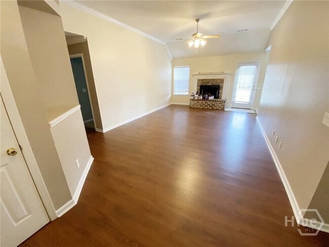 Foto del edificio - 197 Lewis Dr