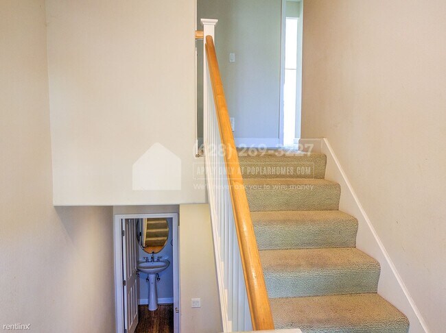 Building Photo - 3 br, 3.5 bath Townhome - 926 Camille Lane -