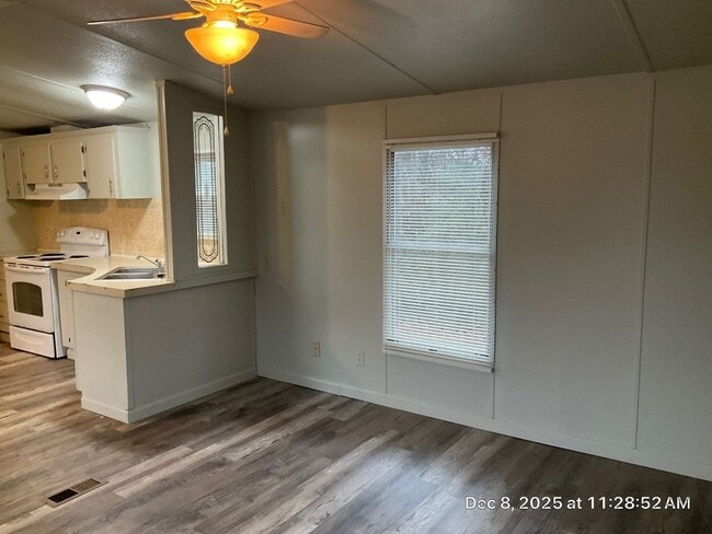 Building Photo - 108 Eakins Dr