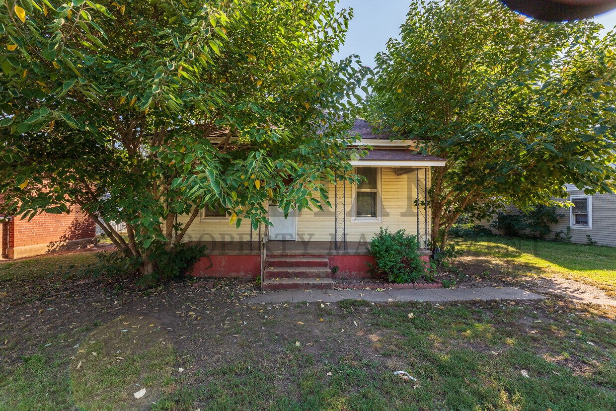 Primary Photo - 308 N Reno St