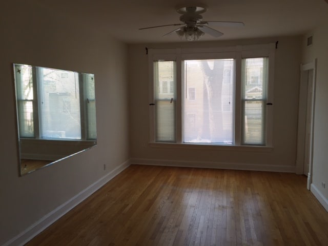 living room - 3243 N Hoyne Ave