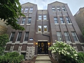 Building Photo - 4212 N Ashland Ave