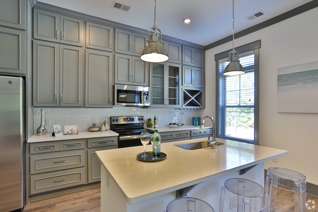 Providence Row Apartments 5350 Pinehurst Park Dr Charlotte, NC