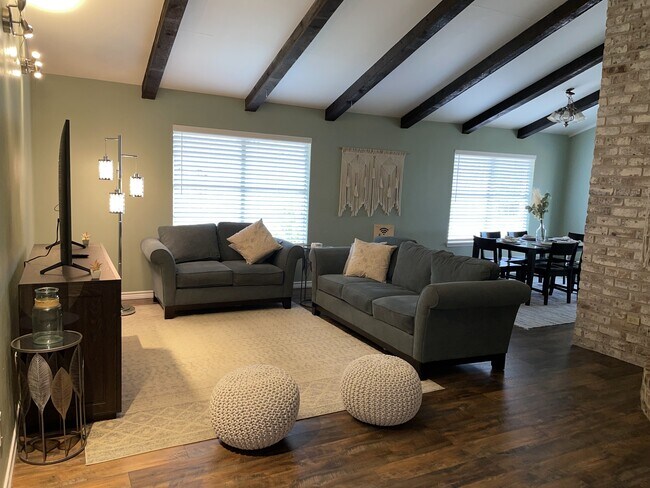 Sala de estar - 11500 February Drive