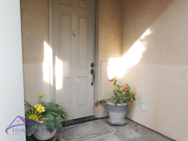 Foto del edificio - Bright 3 Bed 2.5 Bath 1,840 Sq. Ft. Fair Oaks Home