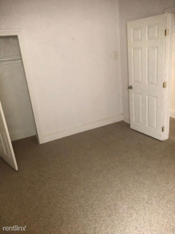 Building Photo - 3 br, 1 bath House - 428 S 61St St