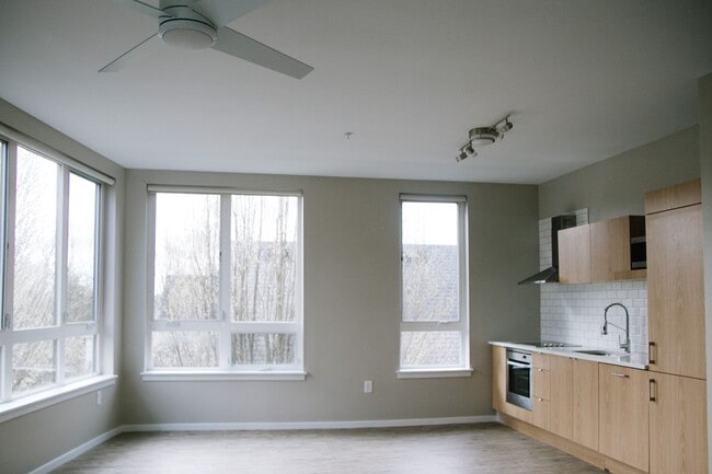 Building Photo - Hawthorne @ Ladd's - 1 & 2 Bedroom Apartment Homes
