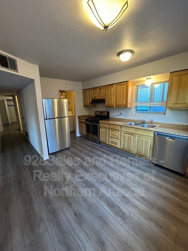 Foto del edificio - 906 W Summit Ave