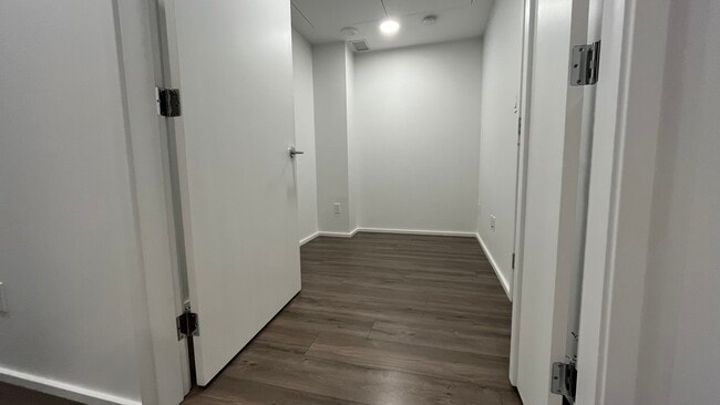 Building Photo - 3833 Evergreen Pl