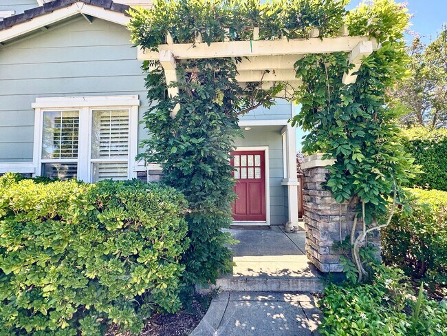 Foto del edificio - Large 5bd/3ba 3500sqft Home in Hamilton, Novato