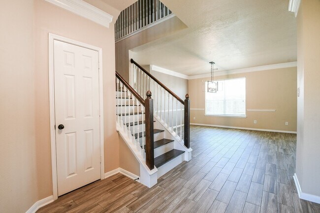 Foto del edificio - 5410 Linden Grove Ct