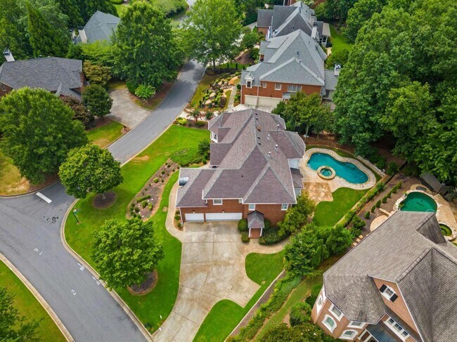 Building Photo - 525 Brook Manor Dr
