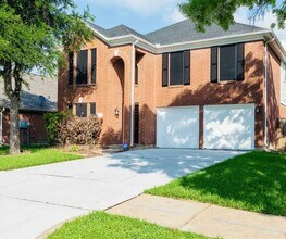 Building Photo - 2005 Village Park Dr