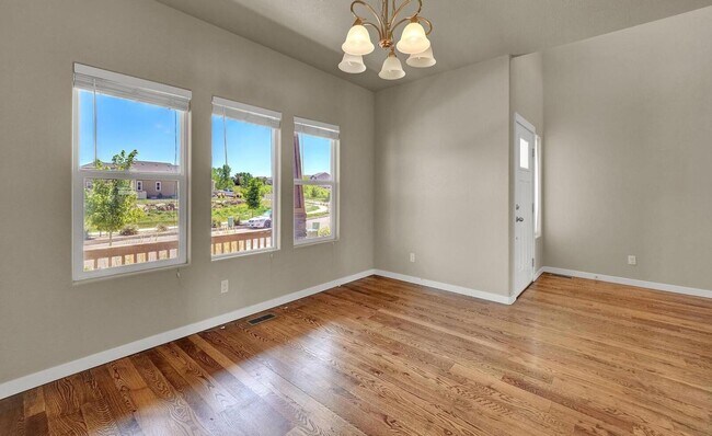 Building Photo - Stunning 4 Bedroom Home in Spring Creek wi...