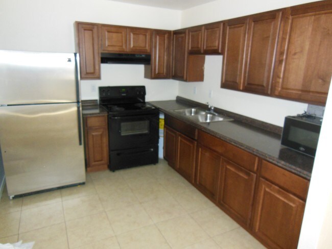 Building Photo - 7602 W Palmaire Ave