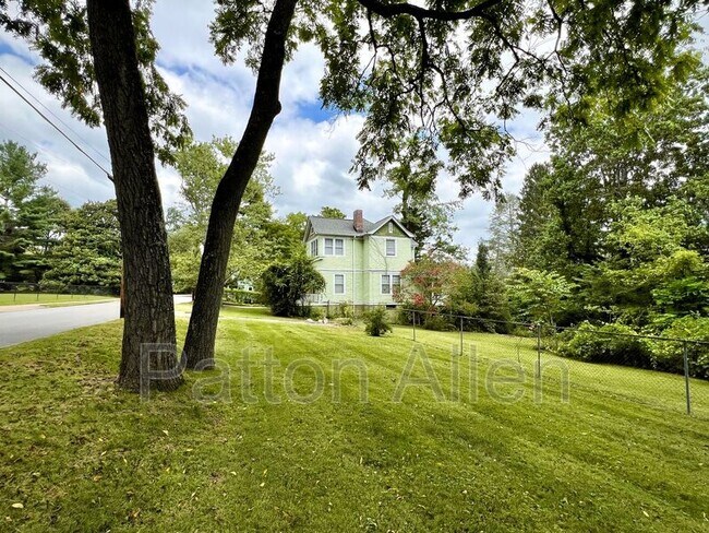 Building Photo - 143 Pearson Dr